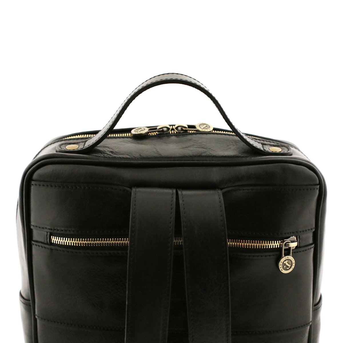 Artisanal leather backpack featuring broad shoulder straps